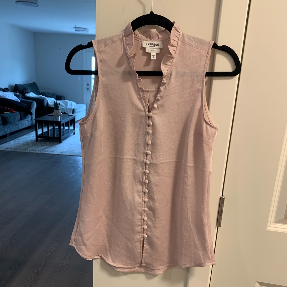 Express portofino sleeveless light pink blouse